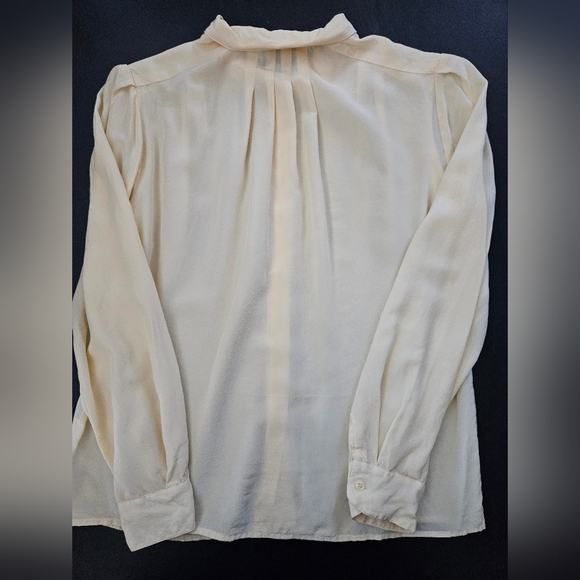 Vintage - Silk "Condor" Light Yellow Blouse - Size 7/8 - Hong Kong - Picture 7 of 9